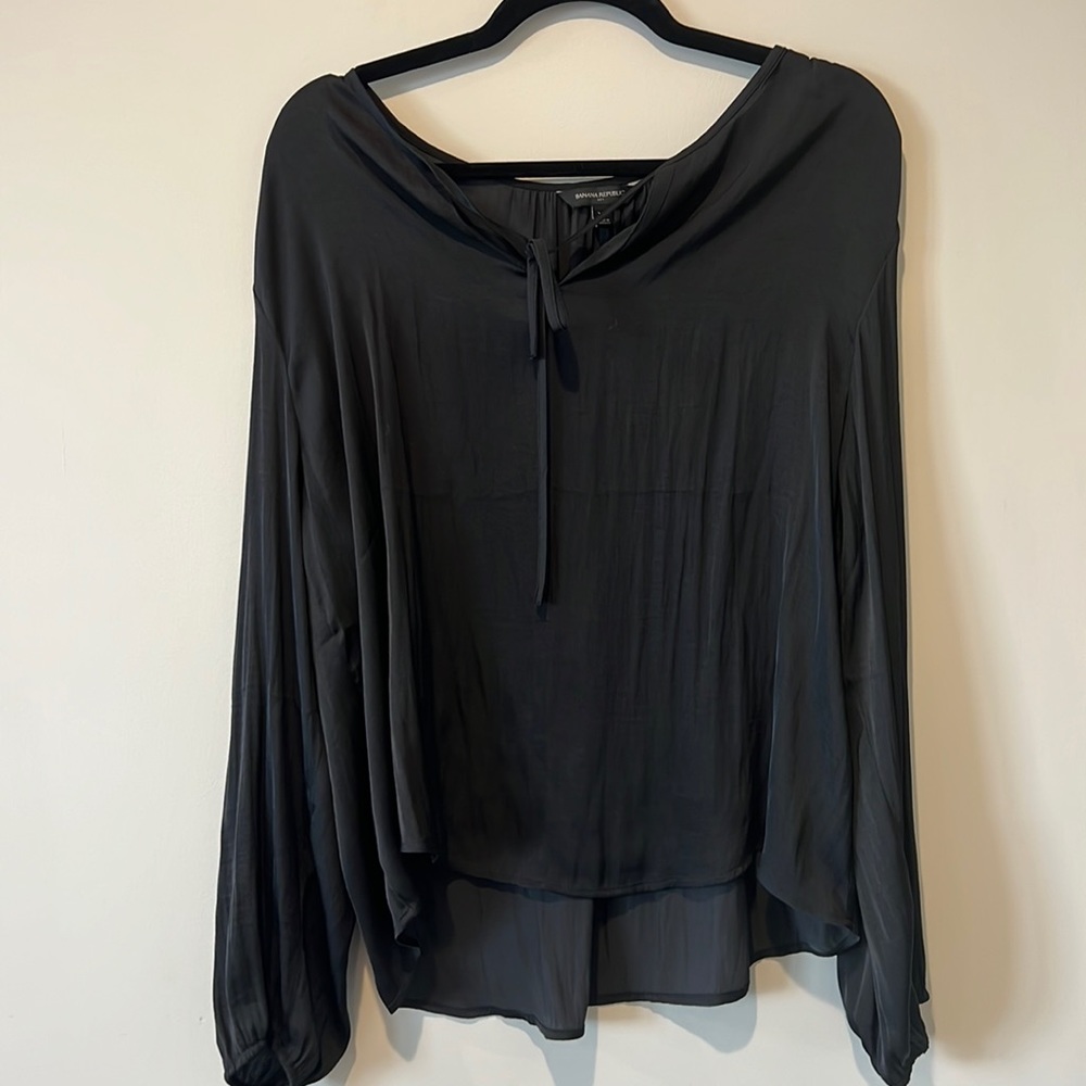 Banana Republic Poet Blouse. Silky, black Women’s size XL